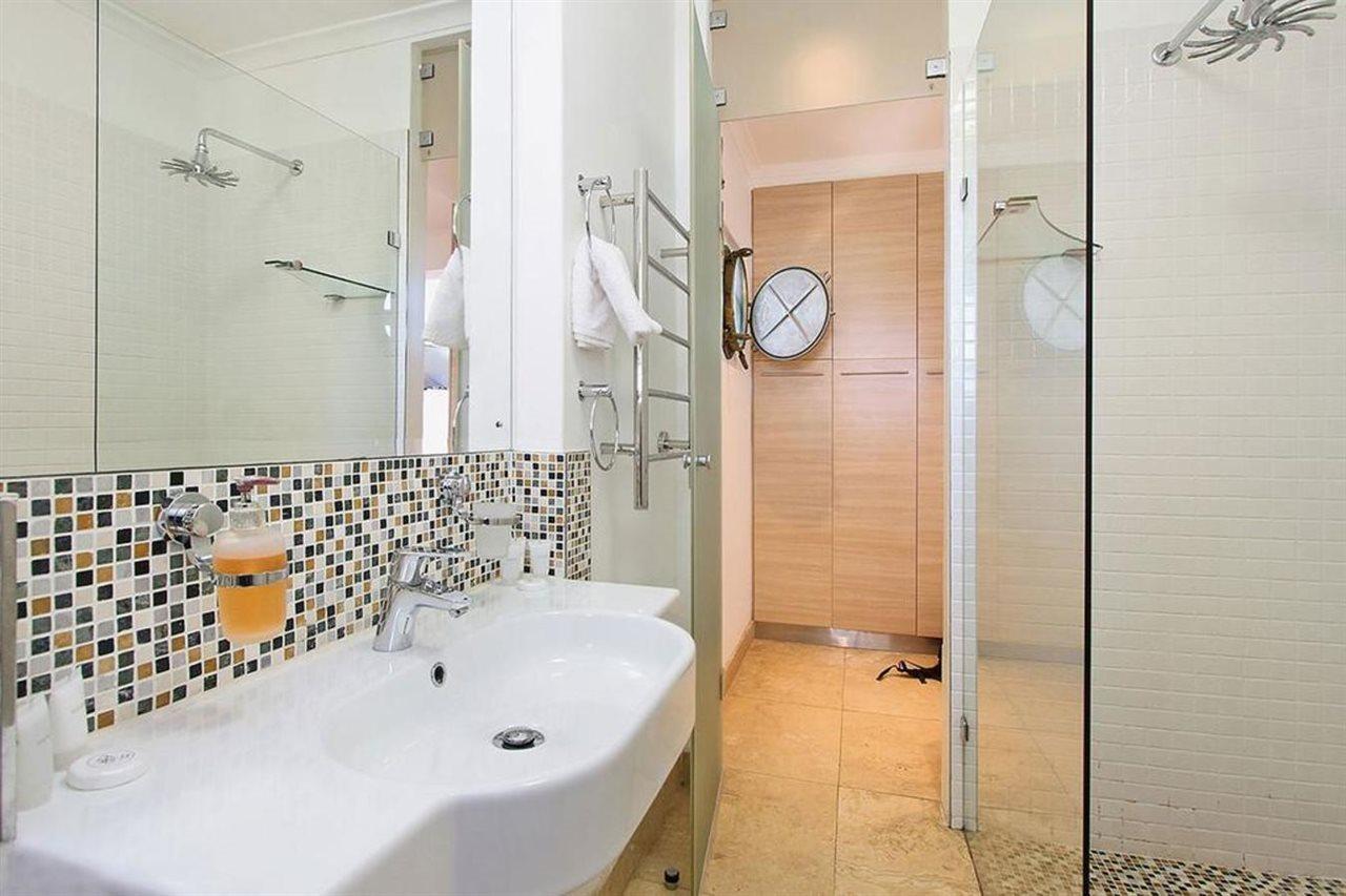 Dolphin Bay 2 * Cape Town